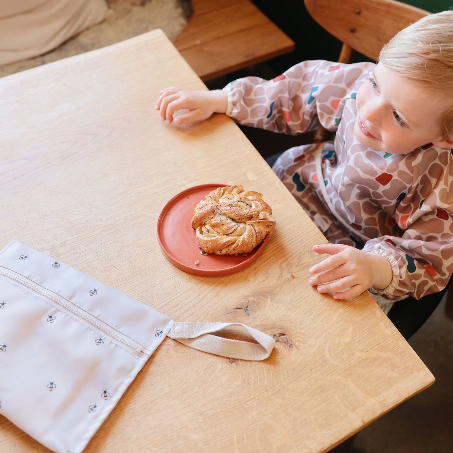 Mushie Long Sleeve Bib – Water Resistant