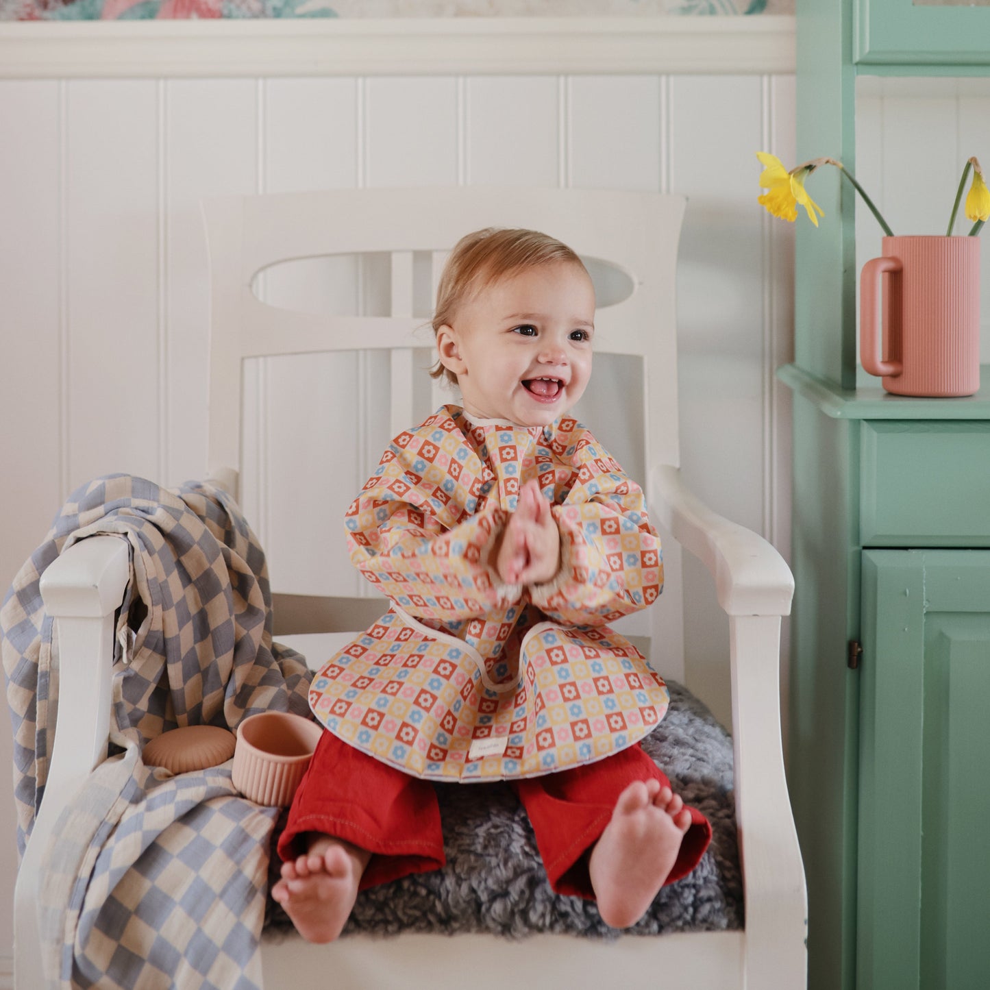 Mushie Long Sleeve Bib – Water Resistant