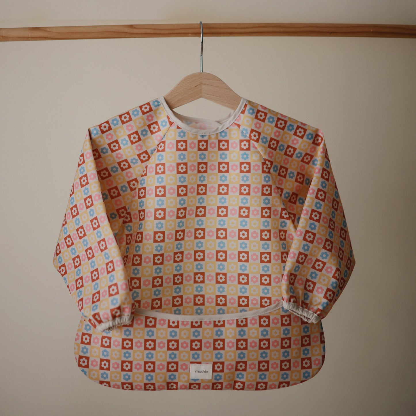 Mushie Long Sleeve Bib – Water Resistant