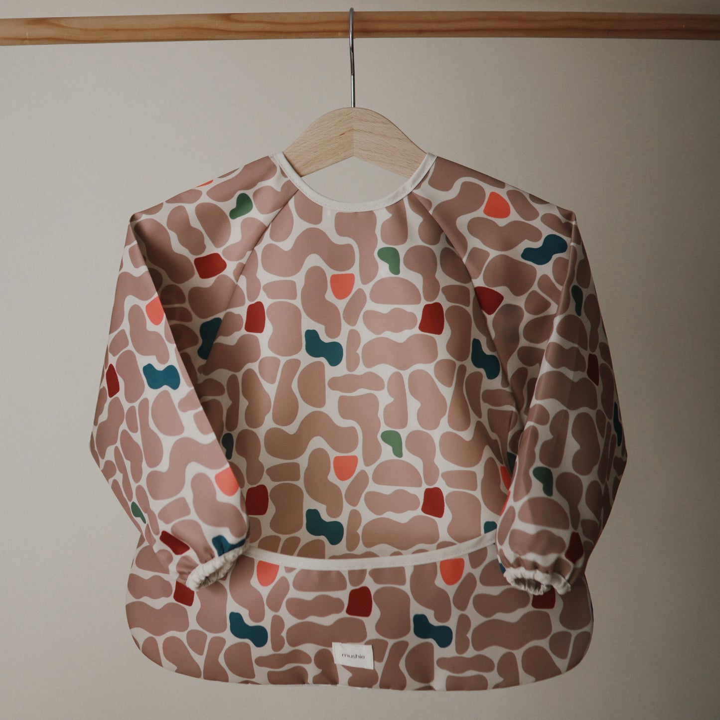 Mushie Long Sleeve Bib – Water Resistant