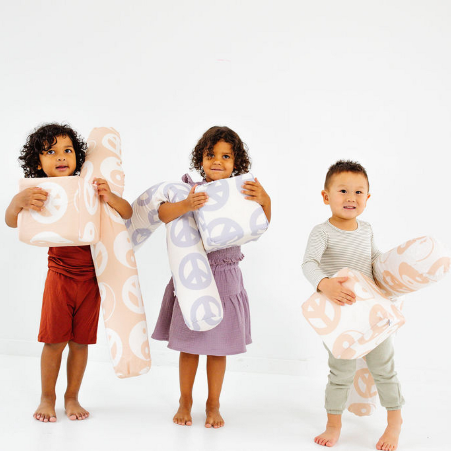 Organic Play Cube - Cream Peace Sign