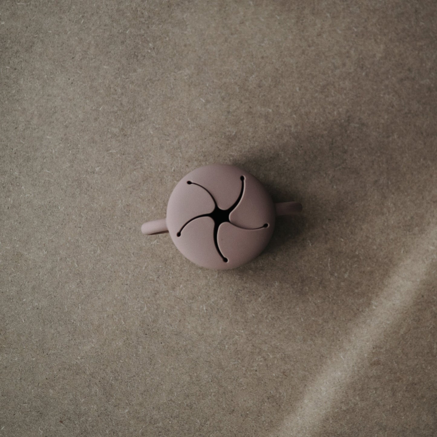 Mushie Silicone Snack Cup – Spill-Proof