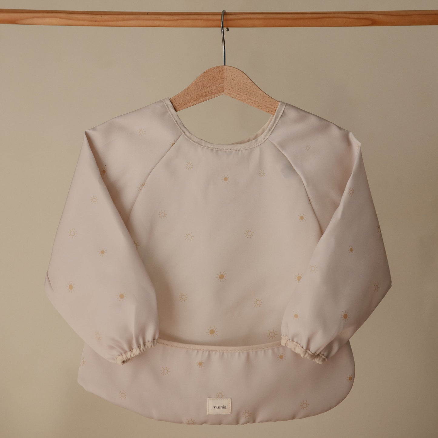 Mushie Long Sleeve Bib – Water Resistant