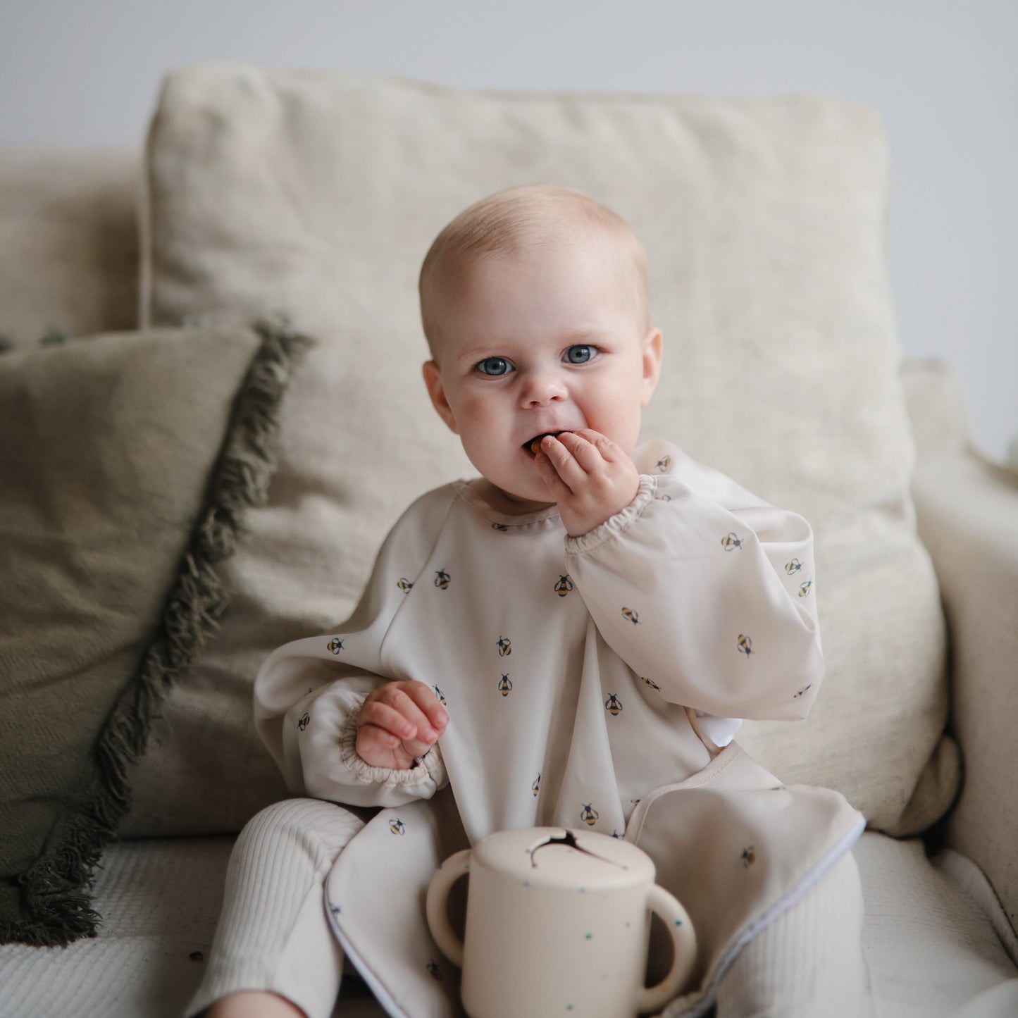 Mushie Long Sleeve Bib – Water Resistant