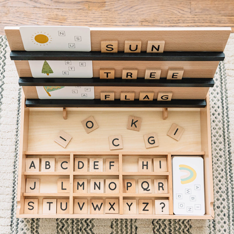 Wonder & Wise Compelling Spelling – Wooden Letter Tiles & Cards