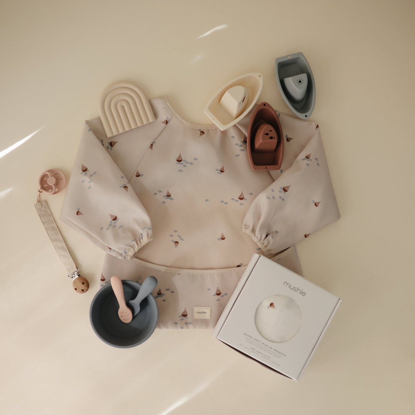 Mushie Long Sleeve Bib – Water Resistant