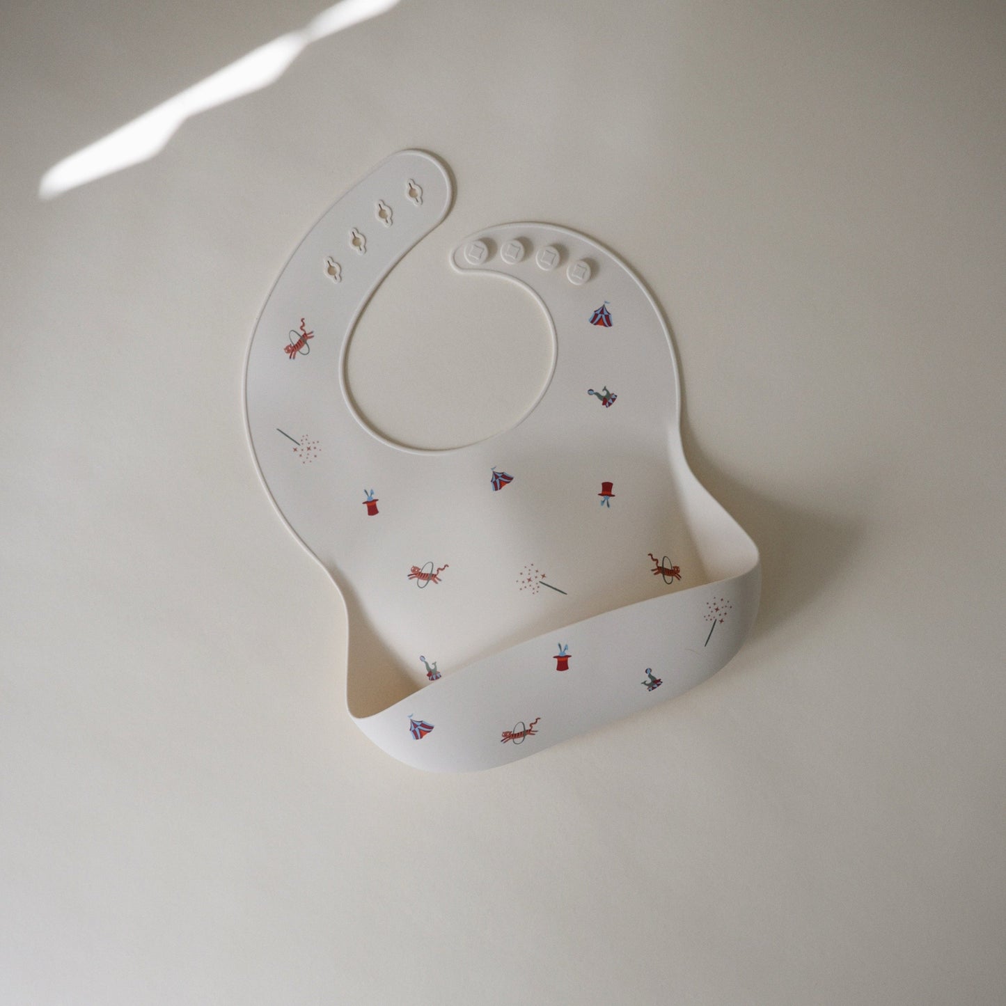 Mushie Silicone Baby Bib – Adjustable Catch-All