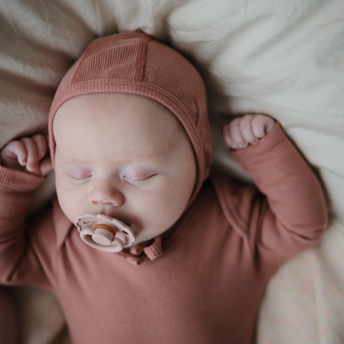Mushie Baby Bonnet – Organic Cotton Rib Knit