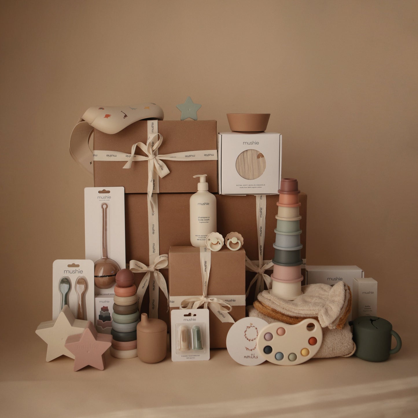 Mushie Newborn Gift Set – 7 Essentials