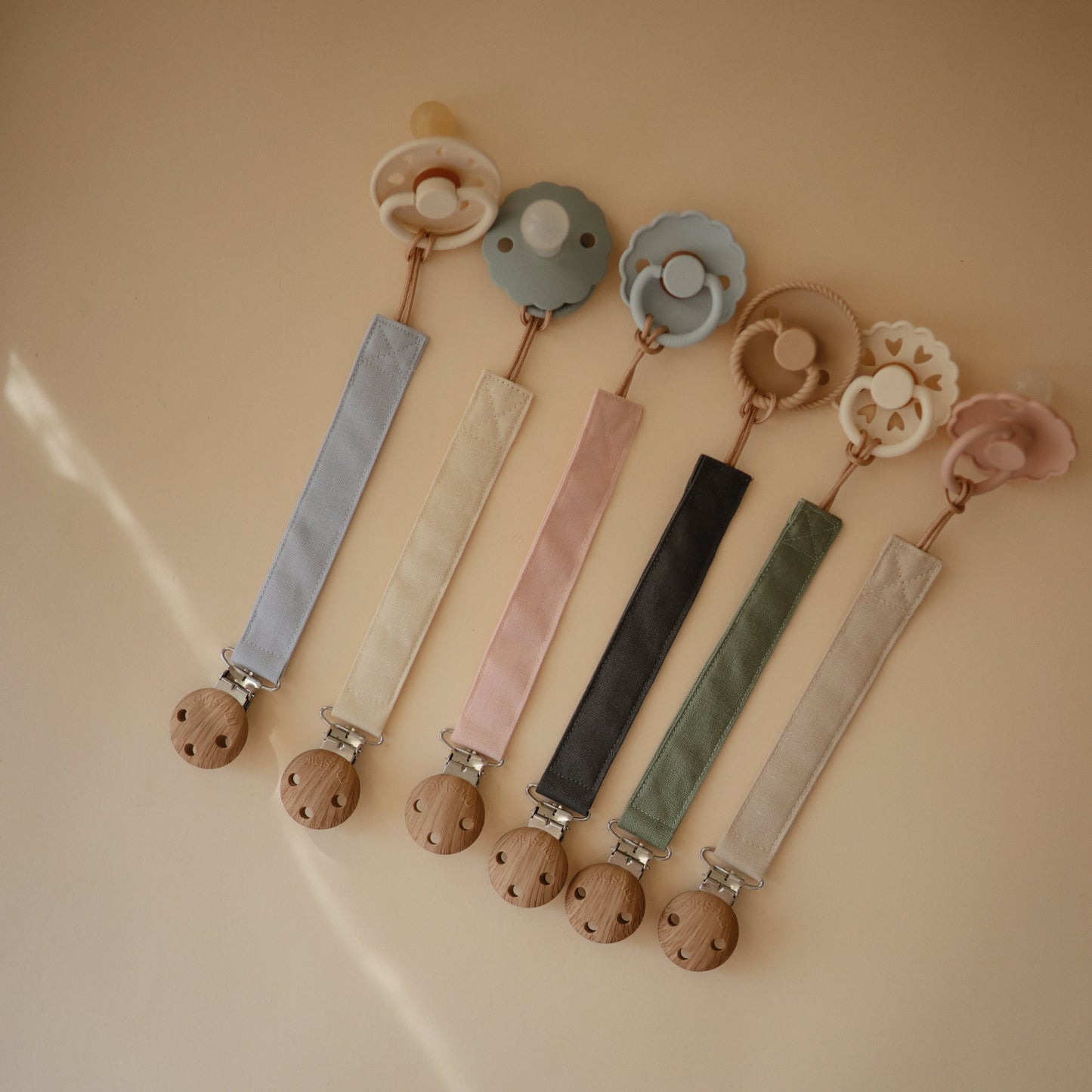 Mushie Linen Pacifier Clip 2-Pack – Water Resistant