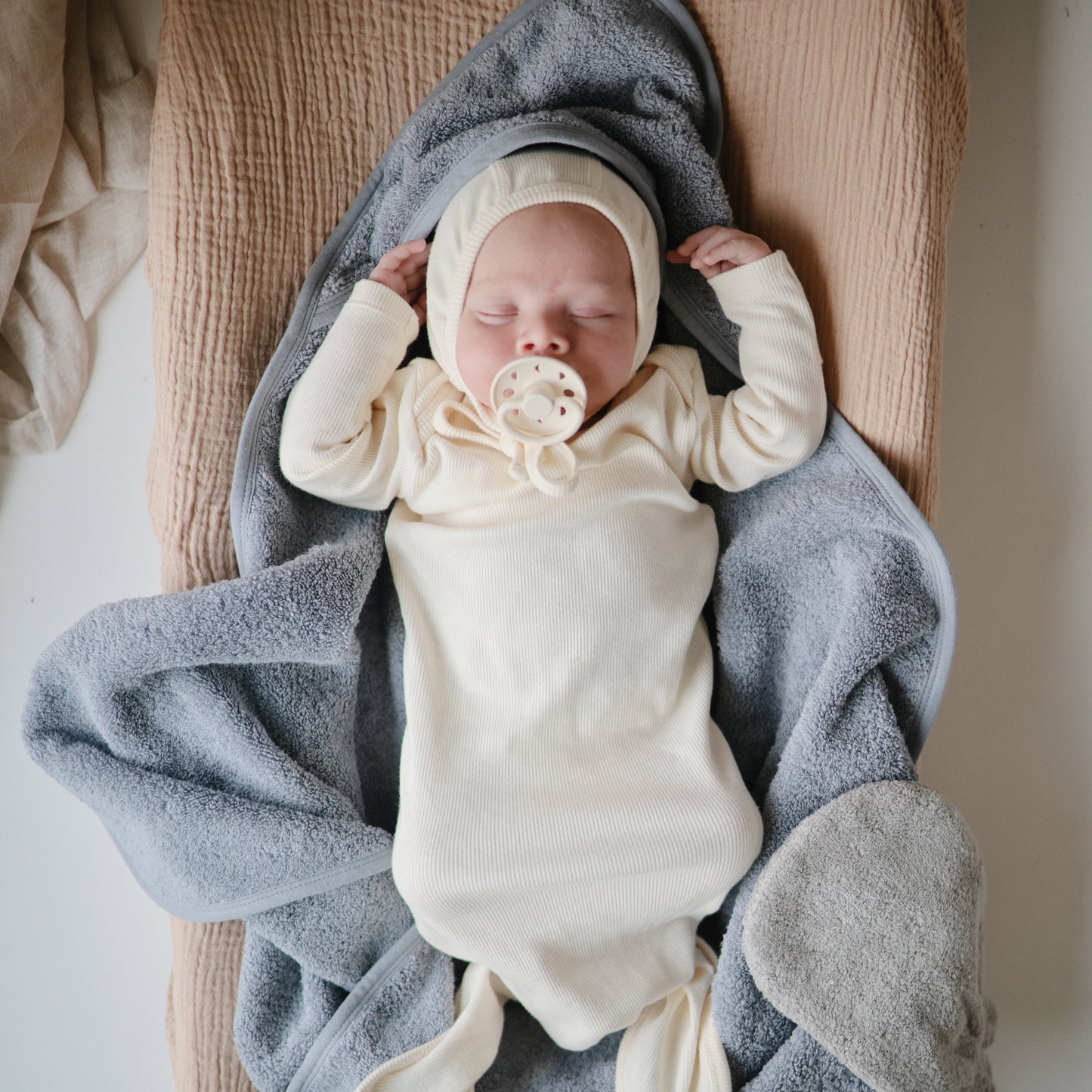 Mushie Baby Bonnet – Organic Cotton Rib Knit