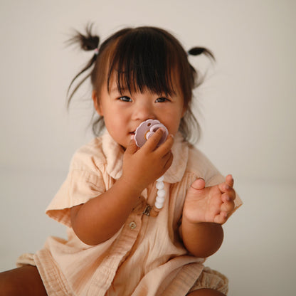Mushie FRIGG Daisy Pacifier 2-Pack – Natural Rubber