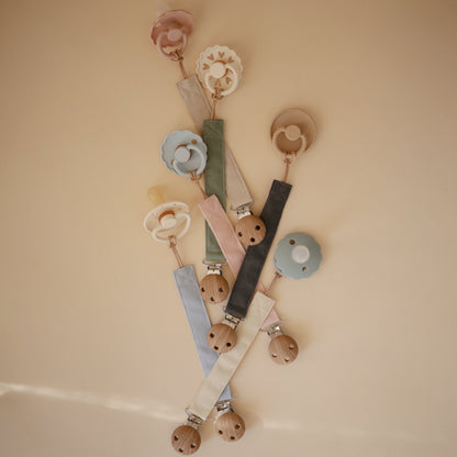Mushie Linen Pacifier Clip 2-Pack – Water Resistant