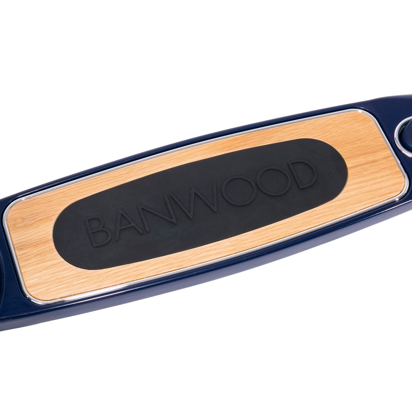 Close-up of a knife handle with 'BANWOOD' branding on a white background